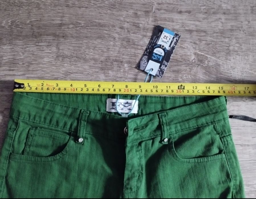Blugi verzi, culoare superbă, mărimea 32,NOI