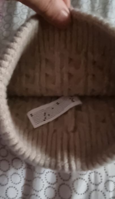 Căciulă de damă  nouă