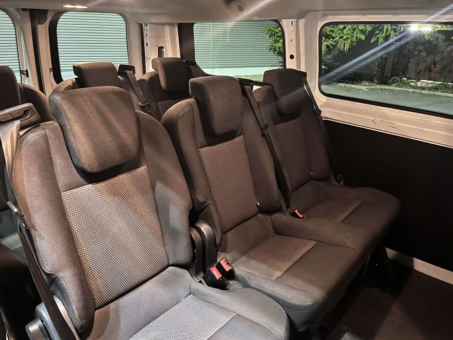 Микробус Форд костом пътнически перфектен