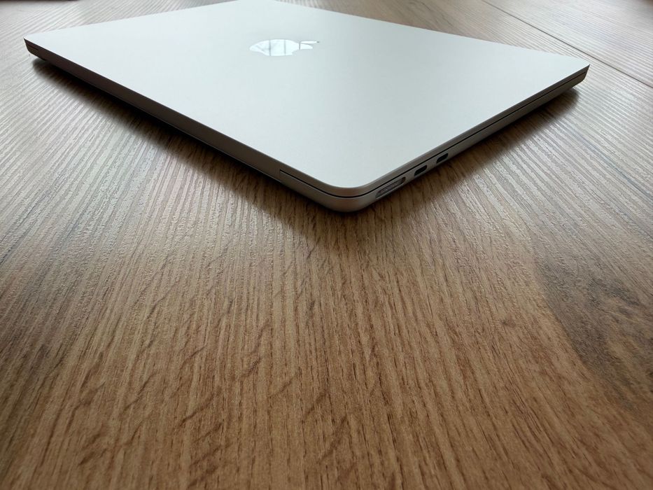 MacBook Air 13" M3 Chip 8-CPU, 10-GPU, 24GB RAM, 1TB SSD