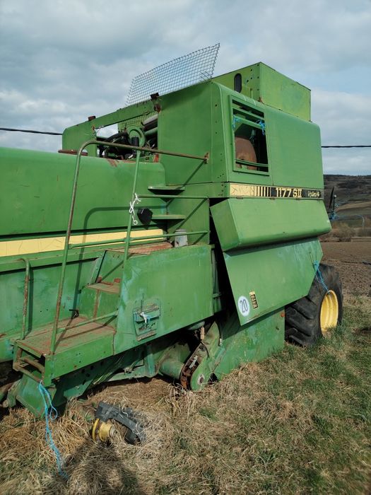 Dezmembez combina john deere 1174