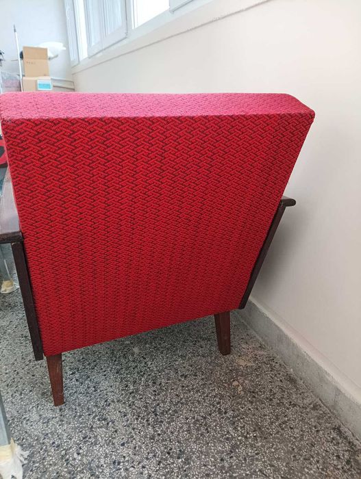 Продавам 2 фотьойла и холна масичка от соца