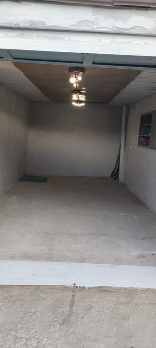 Гараж район базы Горкомхоза