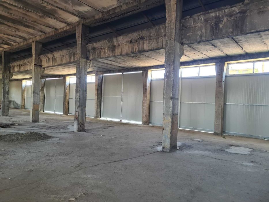 Spatiu Hala/Birouri 1350 mp