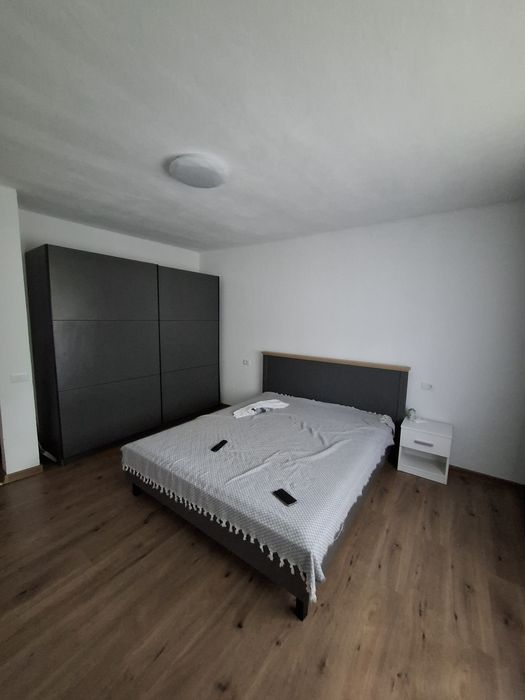 Închiriez garsoniera