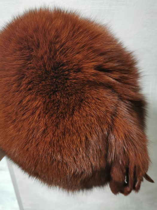 Продам шапку в отличном состоянии(песец)