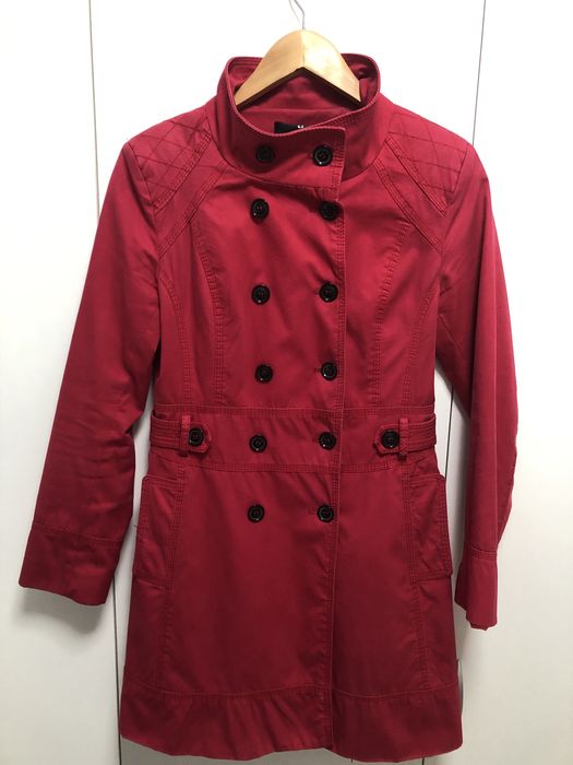 Тренч в малиново червено
