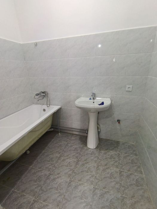 Супер цена!!! Срочно продается квартира  3 комн, 105 кв, с кадастром.