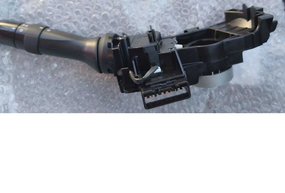 Лост светлини и чистачки за Toyota Auris (NRE15, ZZE15, ADE15, ZRE15)