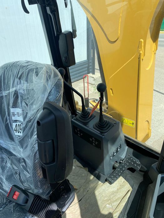 Экскаватор погрузчик Caterpillar 428 сборка Англия