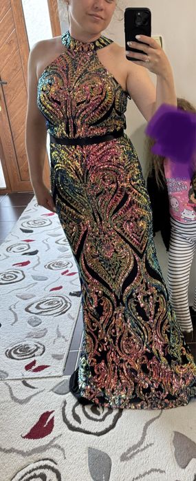 Официална рокля с пайети