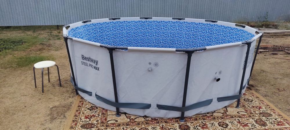 Продается бассейн большой