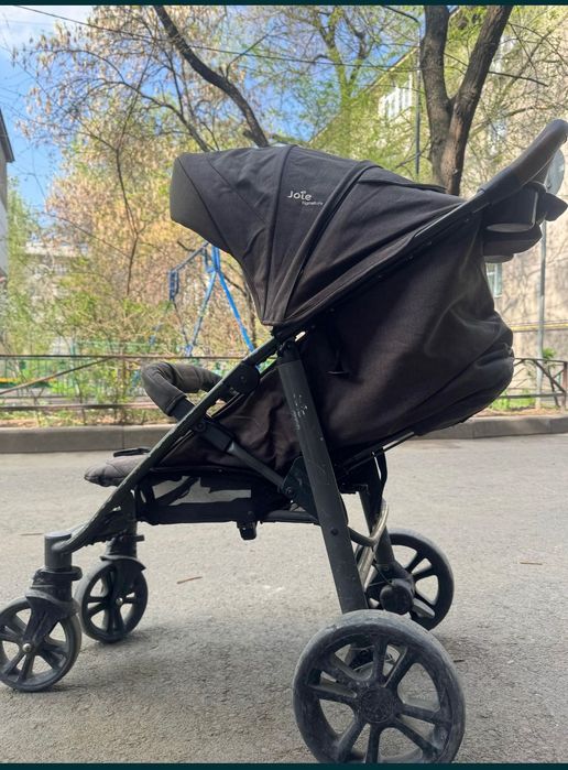 Коляска joie качественная