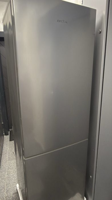 Хладилник с фризер Arctic