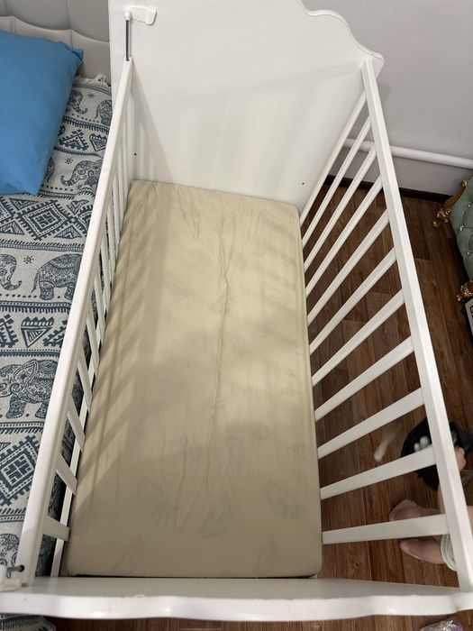 Продам детскую кровать с матрасом