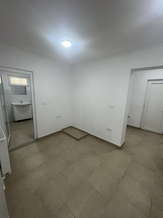 Inchiriez spatiu 60 mp