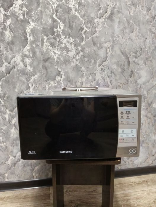 Продам микроволновую печ