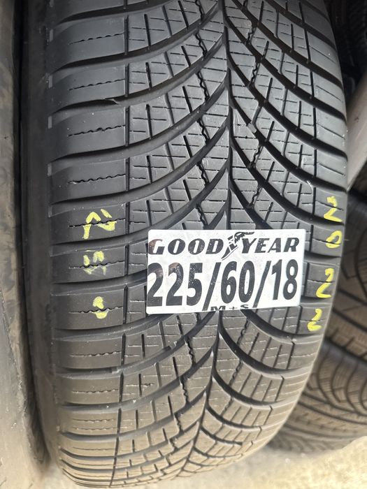 225/60/18 goodyar M+S