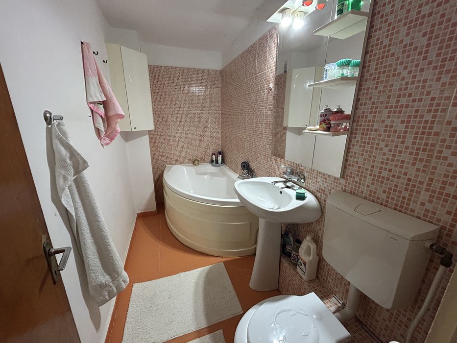 Apartament de 2 camere decomandat zona Sebastian-13 Septembrie