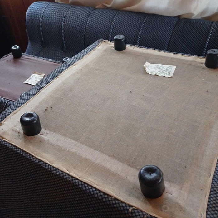 Диван разтегателен + 2 фотьойла + 2 табуретки