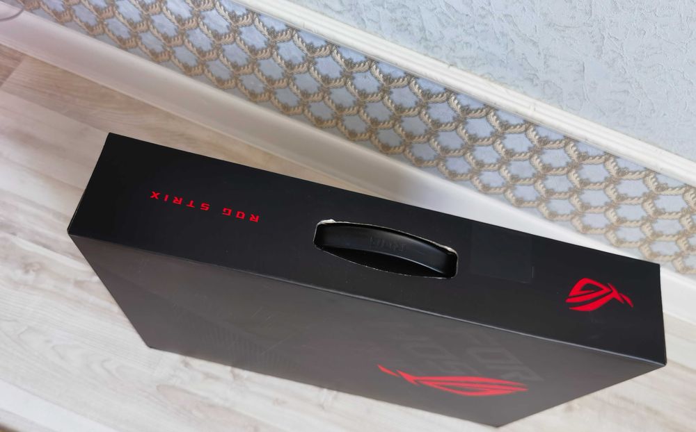Продам мощный игровой ноутбук Asus ROG Strix 1ТБ