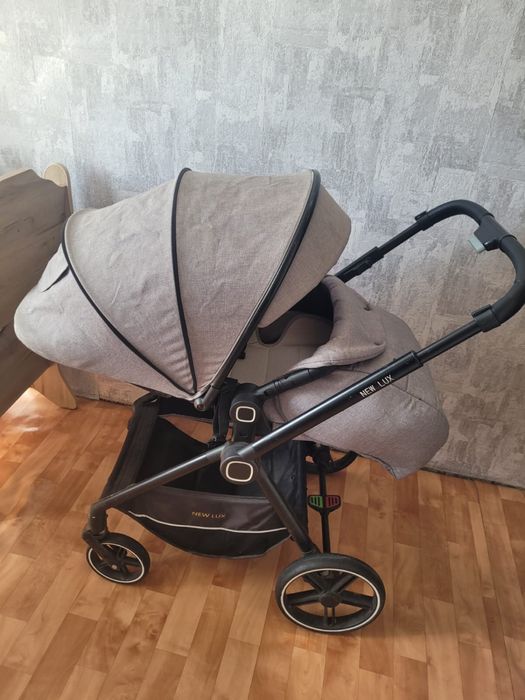 Продам коляску 25 тыс