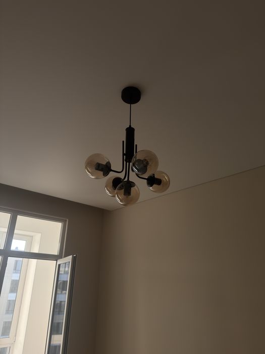 Люстры 2 штуки продам