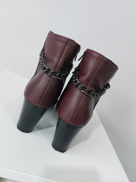 Ghete de damă din piele