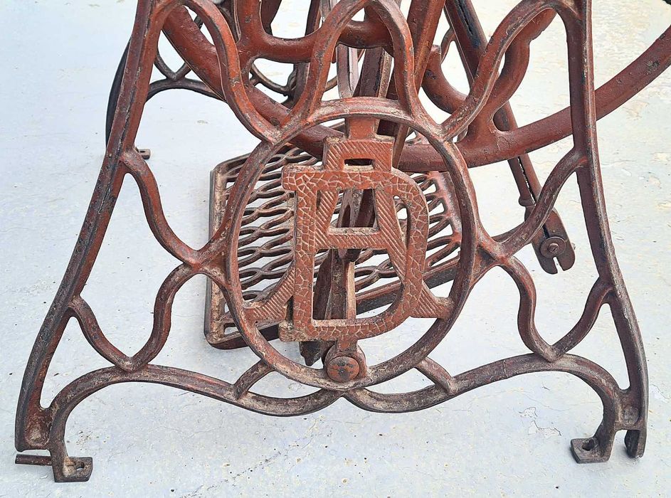 Крачна шевна машина Балкан