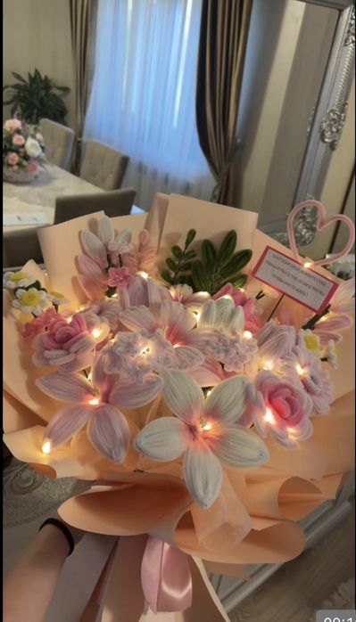 Buchet din flori plusate