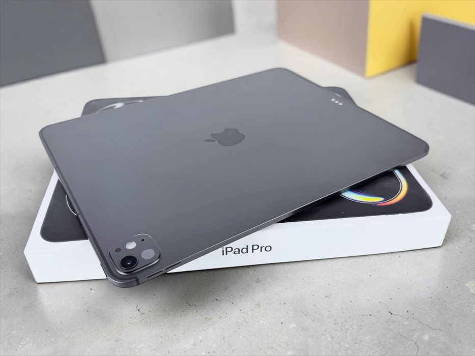 Таблет Apple iPad Pro 13" 8th Gen M5 Wi-Fi + Cellular 512GB Black 60 ЗАРЯДА! Гаранция!