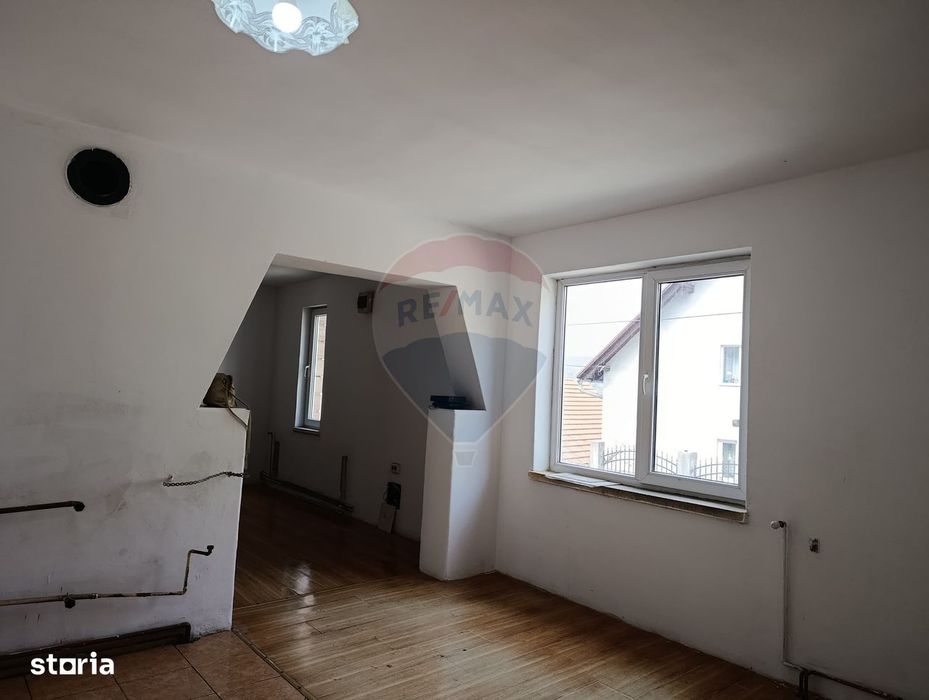 Investiție rară lângă Sighișoara – de vanzare casa lângă pădure și E60