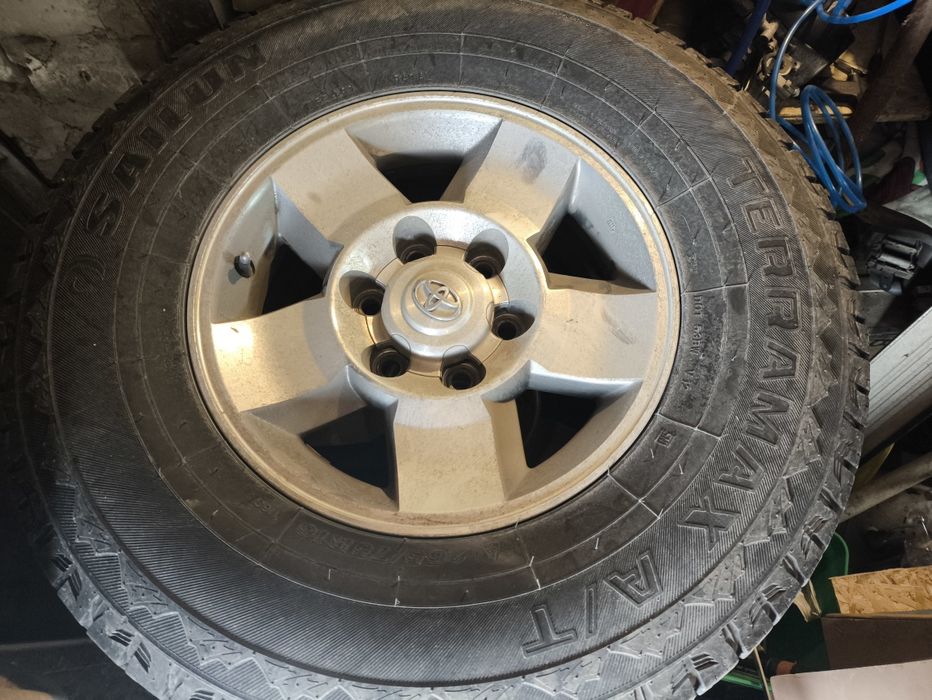 Продам шины на внедорожник