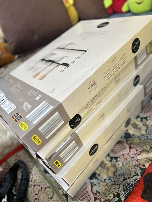 Rafturi de perete noi