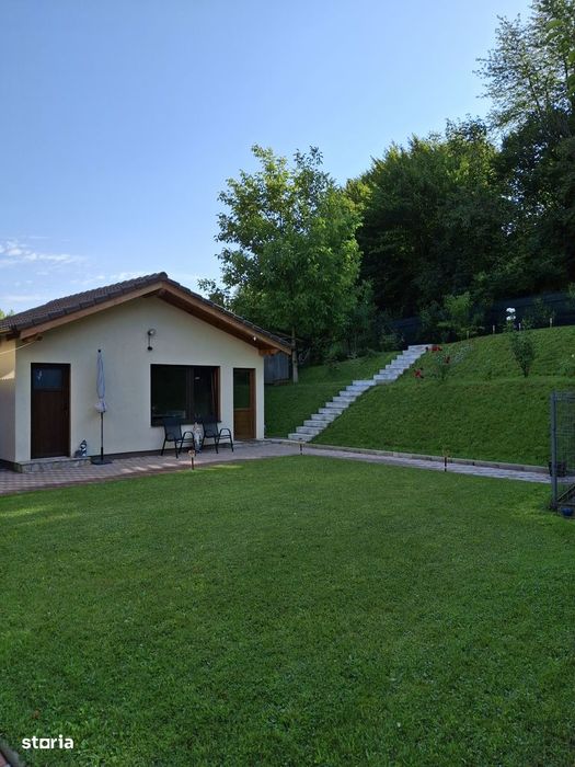 Casă Rustica într-o zonă superbă "Dambul Morii"