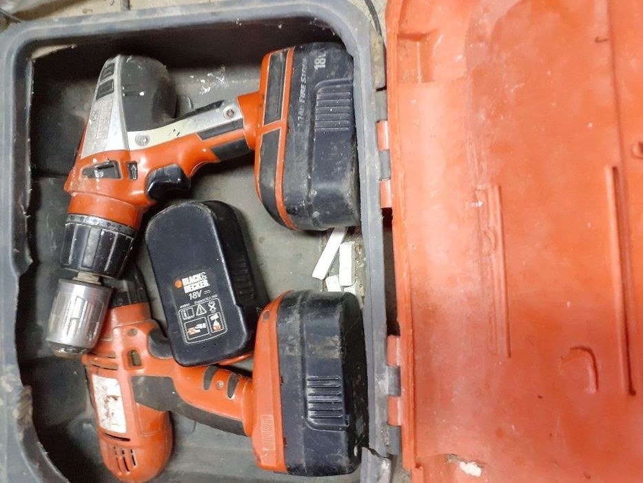 Vând scurtă de piele