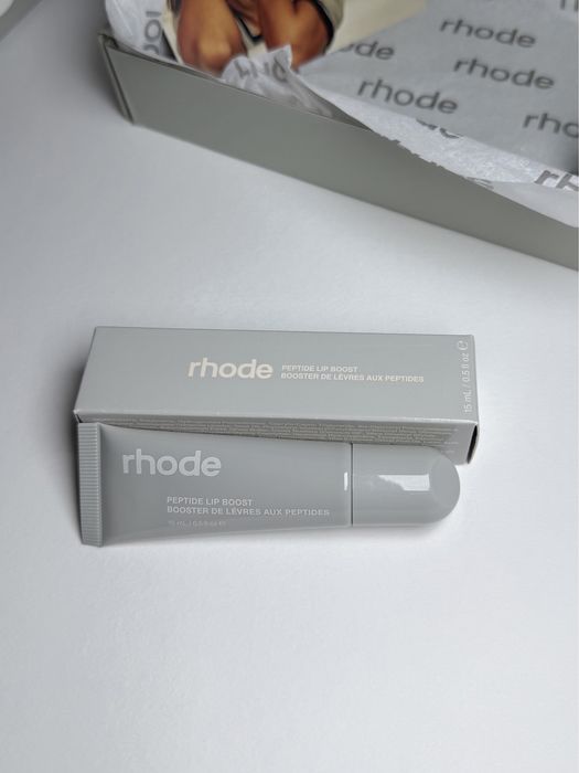 Rhode Peptide Lip Boost - оригинална пептидна маска за устни / Lip Plumper за хидратация, изглаждане и по-плътен, обемен вид, Unscented и Sugarmint