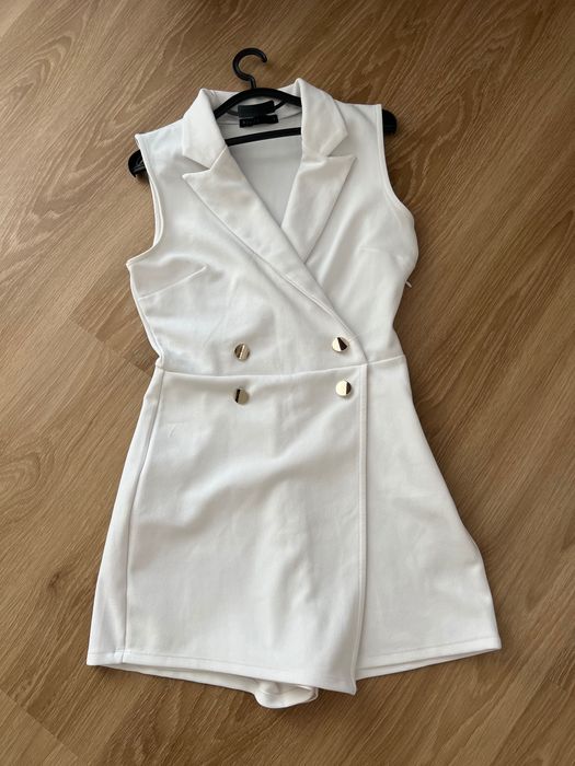 Спортно елегантна рокля