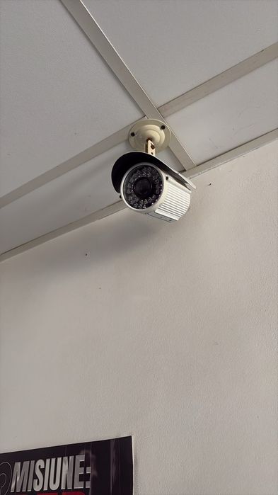 Vând sistem camere supraveghere Hikvision 6 perfect funcțional.