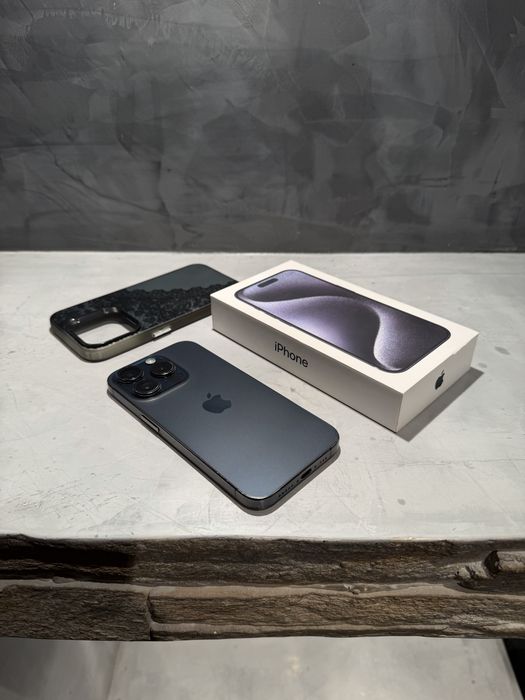 Iphone 15 Pro Blue + подаръци