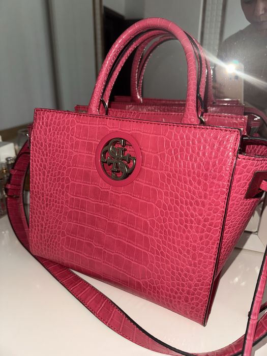 Guess дамска чанта ОРГИНАЛНА