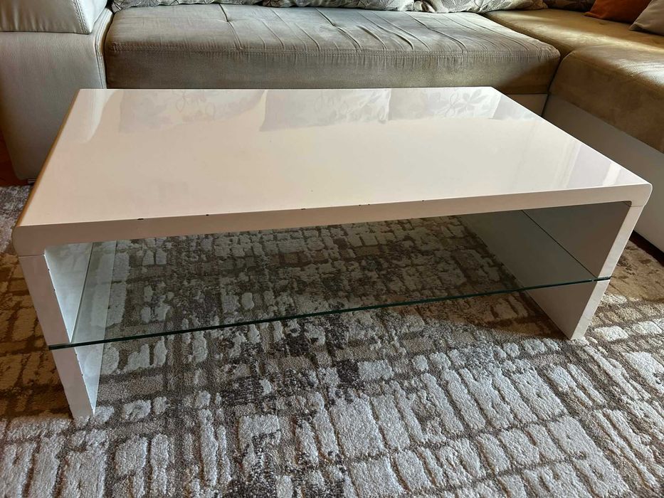 Холна маса бял гланц