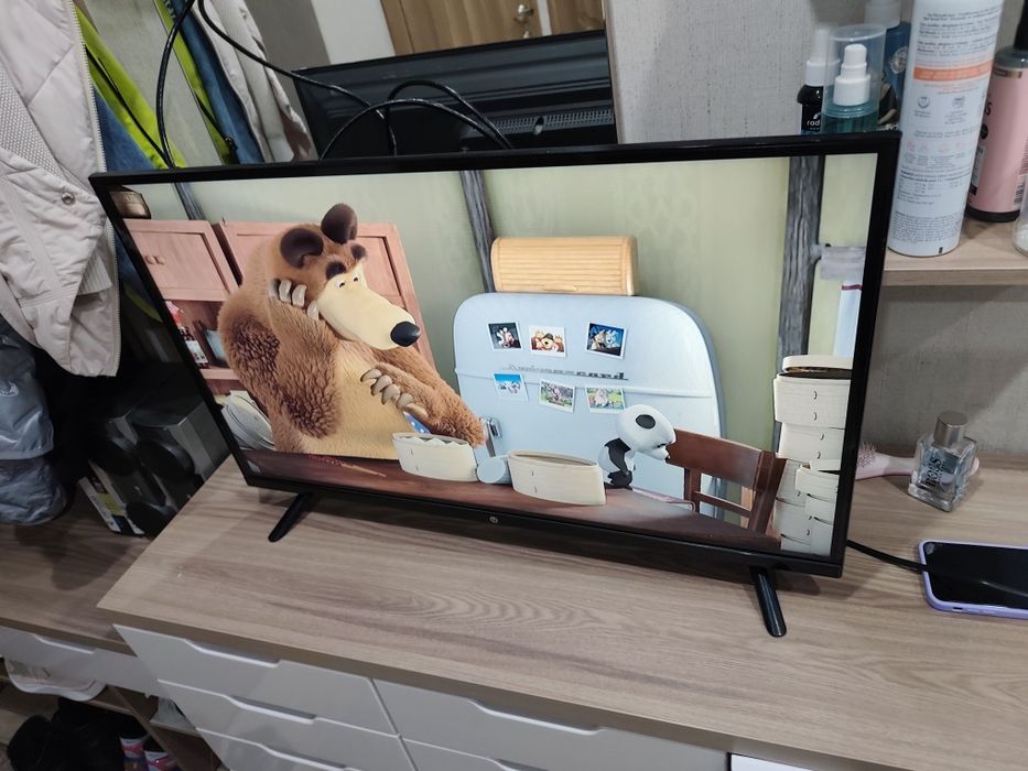 Телевизор Смарт 82 см диагональ экрана