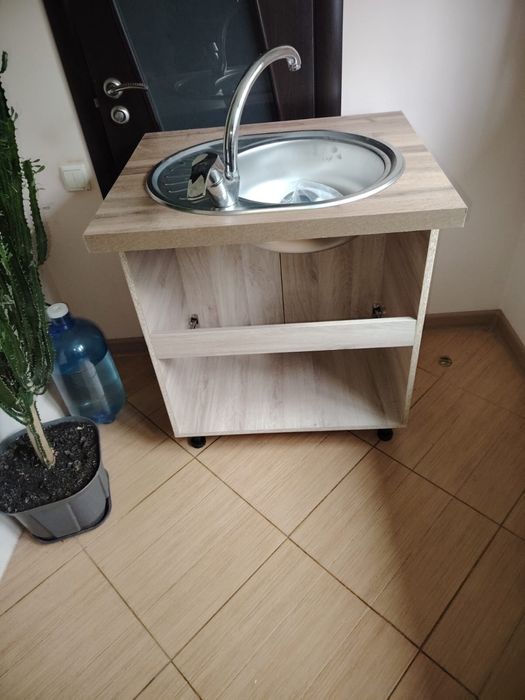 Продам кухонную тумбу мойку