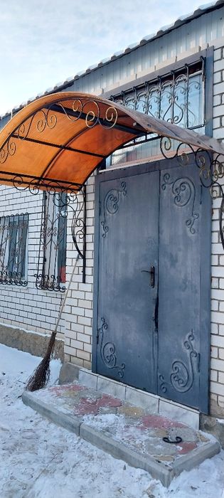 Решетки на окна казырьки оградки стоп малыш железные двери навес.