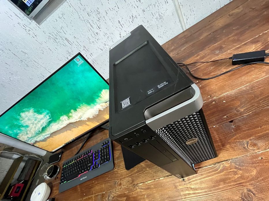 Unitate pc Dell T5810 xeon 6c 12T ddr4 ssd si hdd video nvidia similar i5 9500 peste i7 6700