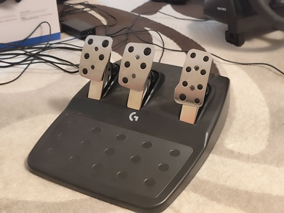 Продам руль Logitech g923