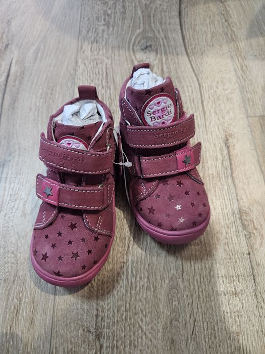 Нови кожени детски зимни обувки