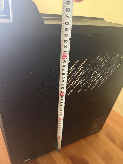 Asus ROG компактна mATX кутия