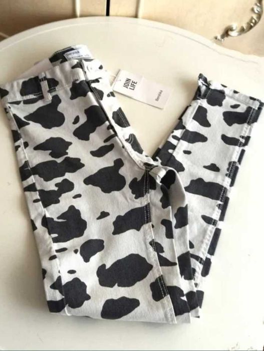 4"Bershka",Чёрн,Бел,Jeans Новые